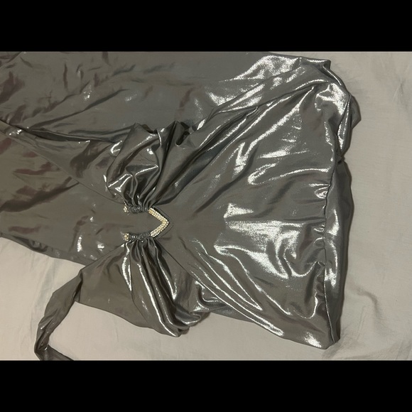 Silver evening gown - Picture 6 of 6